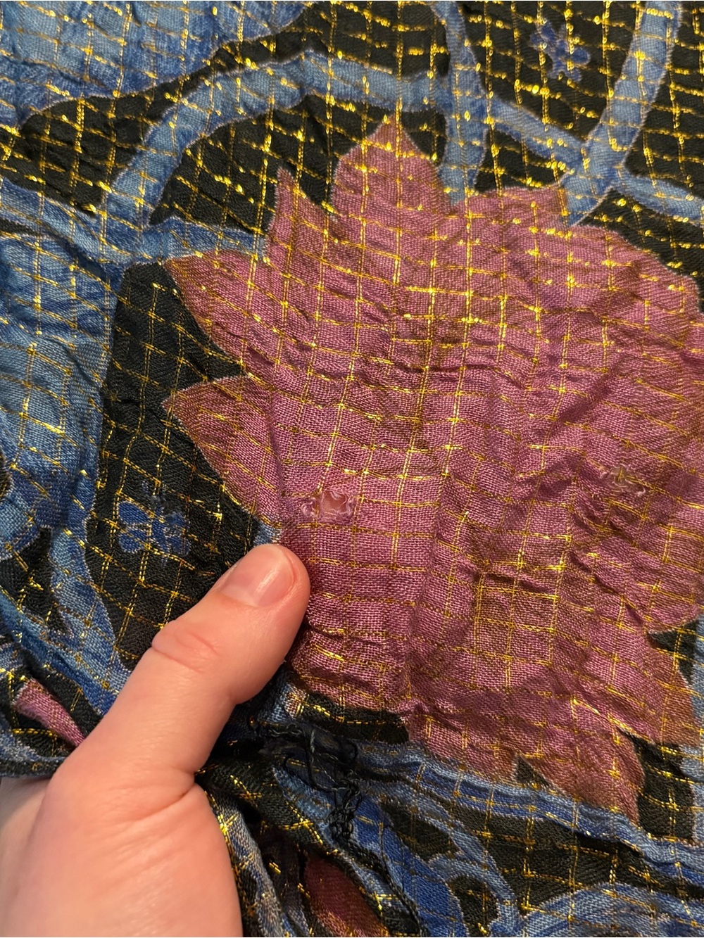 Floral Lilypad and Lotus Scarf/Pashmina/Shawl with Gold Thread and Fringe - Picture 4 of 5